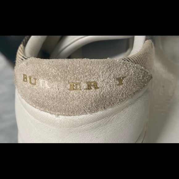 Beautiful gently used Burberry sneakers. - Picture 4 of 5